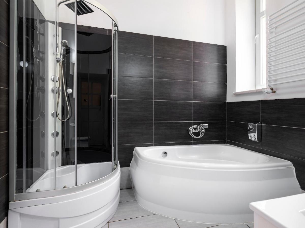 Dom Sapiehy Aparthotel คราคูฟ ภายนอก รูปภาพ