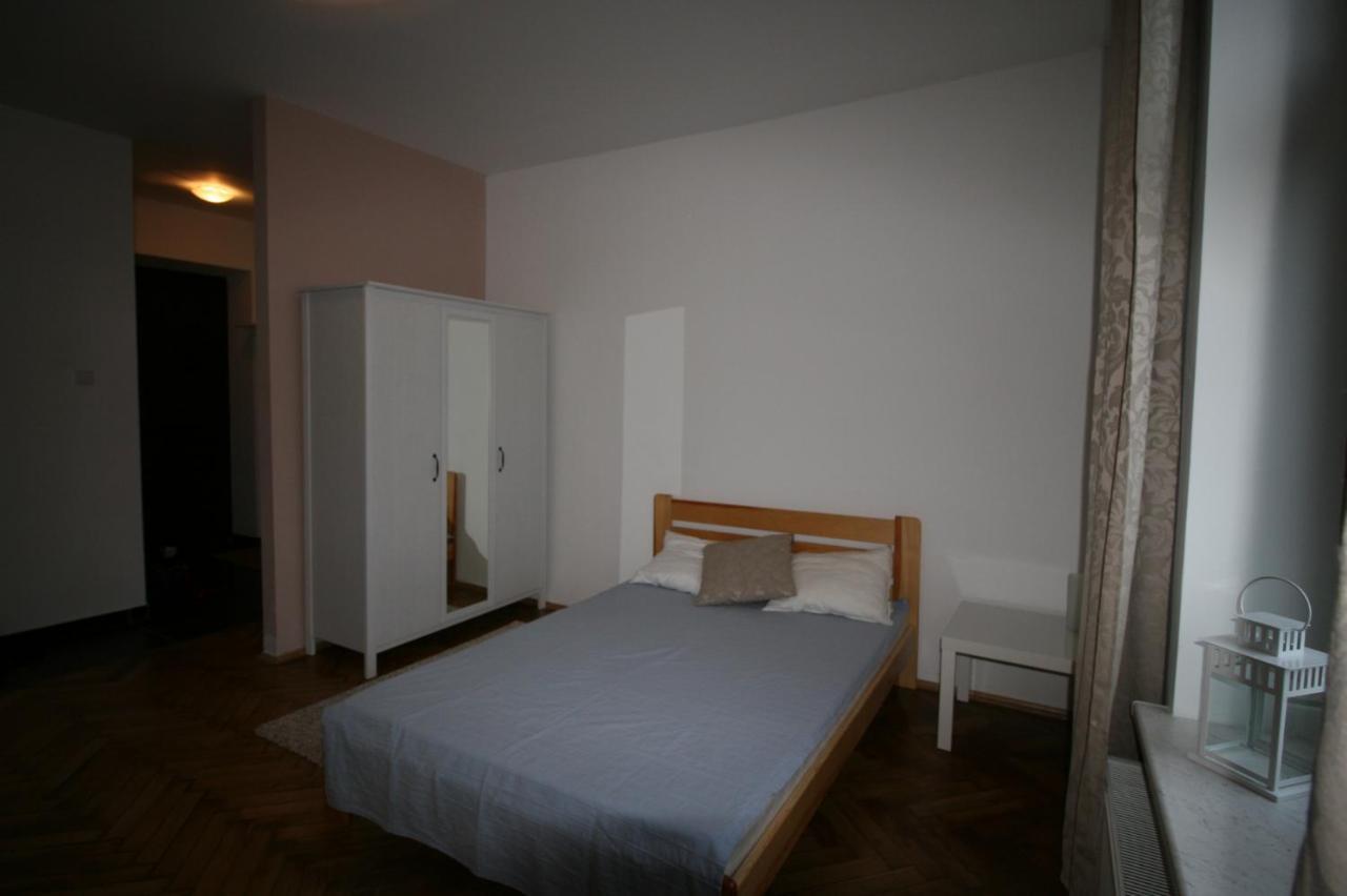 Dom Sapiehy Aparthotel คราคูฟ ภายนอก รูปภาพ