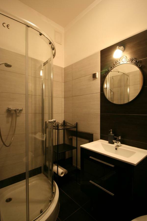 Dom Sapiehy Aparthotel คราคูฟ ภายนอก รูปภาพ
