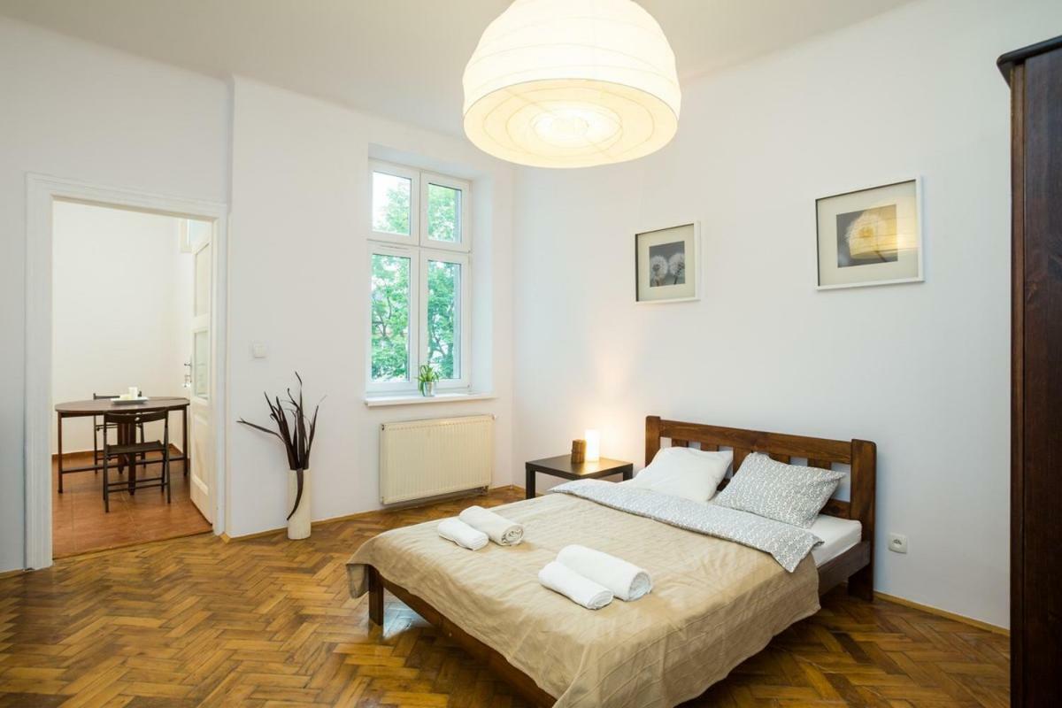 Dom Sapiehy Aparthotel คราคูฟ ภายนอก รูปภาพ