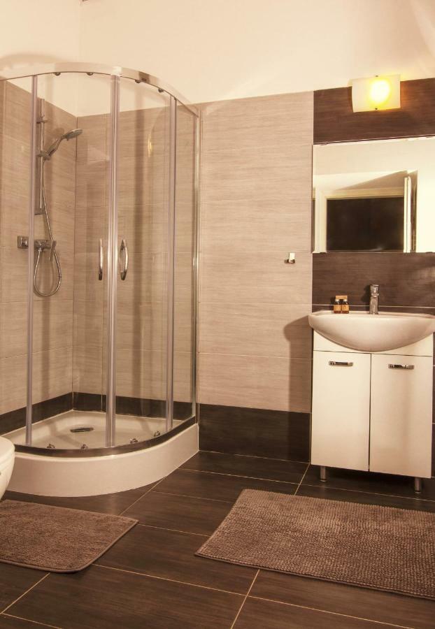 Dom Sapiehy Aparthotel คราคูฟ ภายนอก รูปภาพ