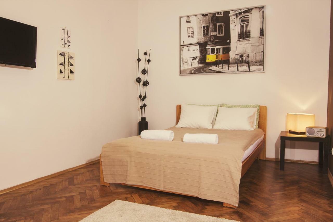 Dom Sapiehy Aparthotel คราคูฟ ภายนอก รูปภาพ
