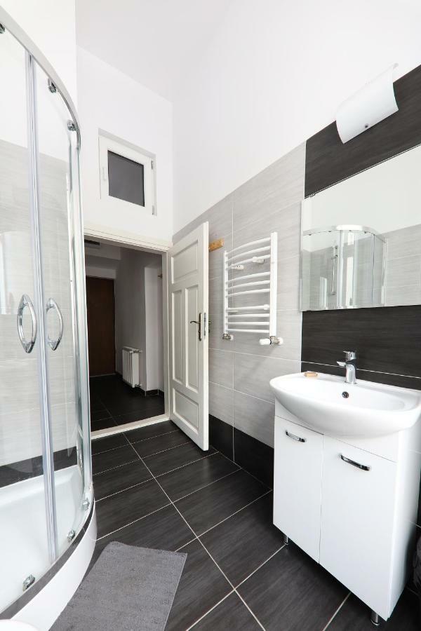 Dom Sapiehy Aparthotel คราคูฟ ภายนอก รูปภาพ